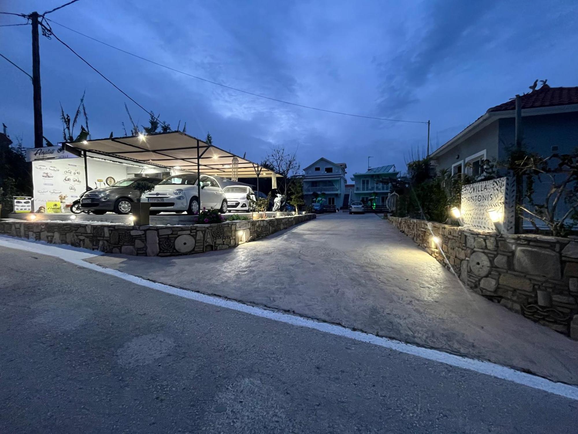 Villa Antonis Deluxe Apartments Amoudi Exterior foto