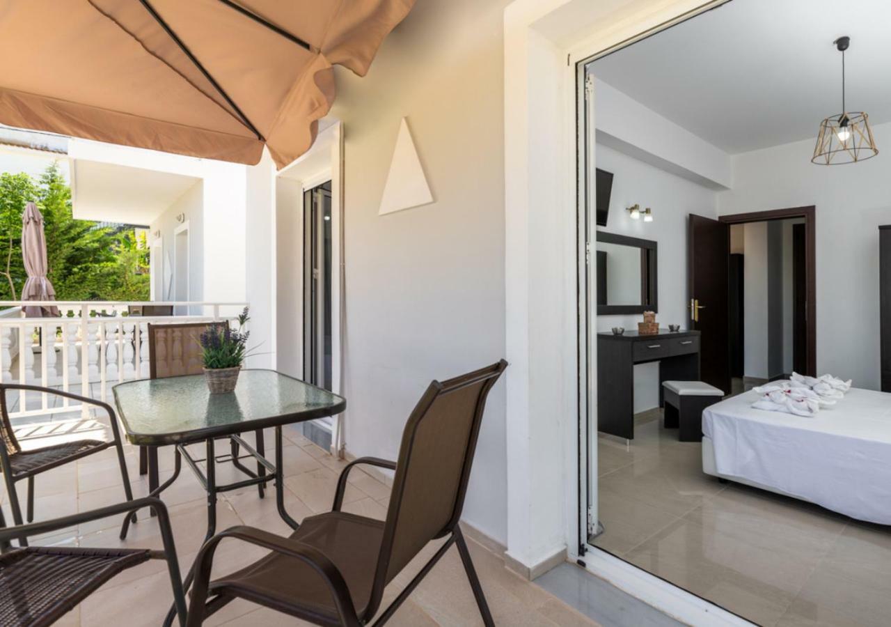 Villa Antonis Deluxe Apartments Amoudi Exterior foto
